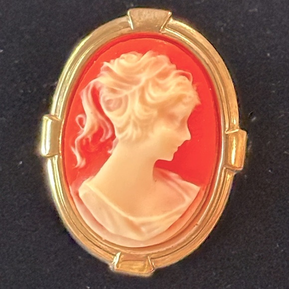 Vintage Mid-Century Modern Lucite Cameo Brooch/Pin Art Deco Design MCM 60's - Picture 6 of 11